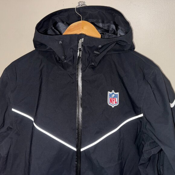 Nike NFL Shield Football On-Field Team Issue Rain Jacket Raincoat Mens M USA NEW - Picture 3 of 13